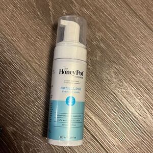 Brand New Honey Pot Sensitive Foaming Wash